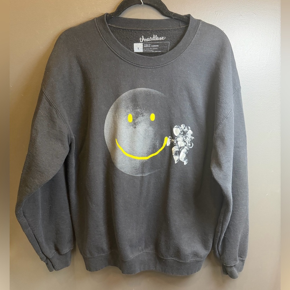 Threadless | Black‎ Graphic Crewneck Sweatshirt Astronaut Smiley | Large Unisex